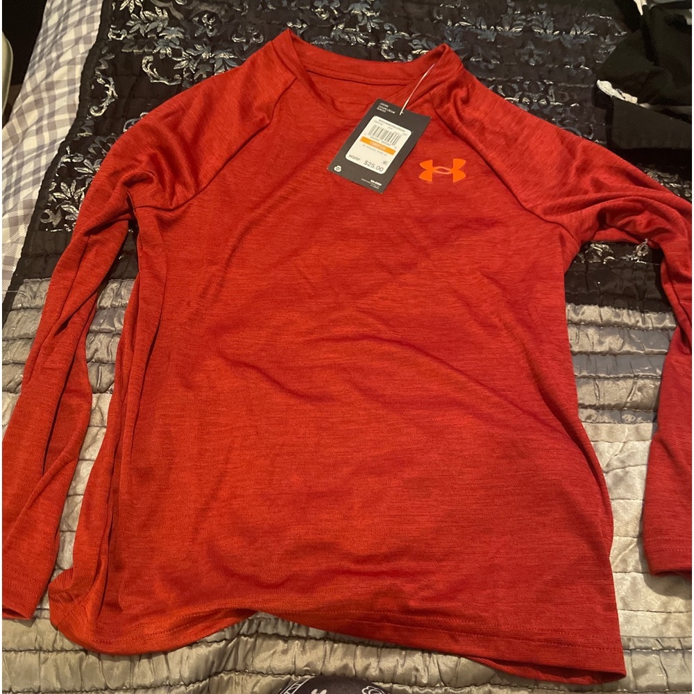 Under Armor Youth Small Red & Orange Long-sleeved boys shirt